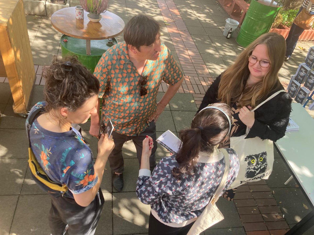 giselaheffes's tweet photo. At the Europäische Literaturfestival Köln-Kalk ELK 2025 in Cologne, Germany, reading the German translation of my poetry book #auslöschungen (#Extinctions / #Extinciones) 🐳 @parasitenpresse @KEditores (#elceromóvildesuboca) @petzetera #Detsomärkvar https://t.co/T8SuSDxTna