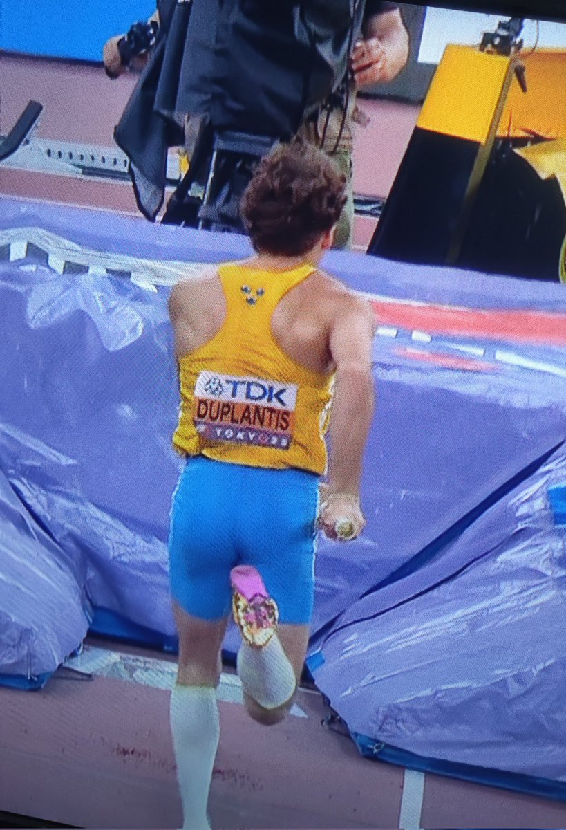 Armand Duplantis. 6.30 sırıkla atlama Dünya rekoru. Muhteşem.