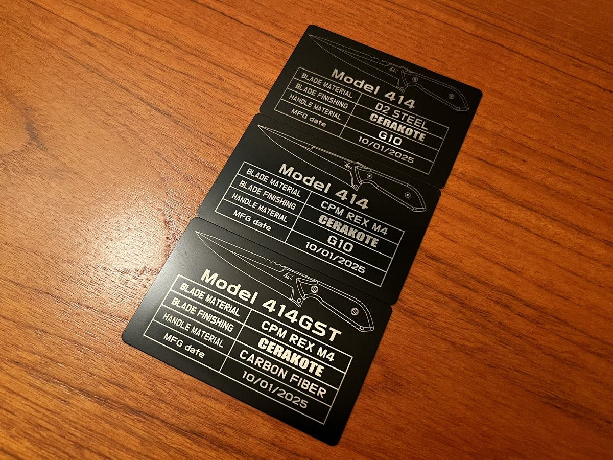 404situation's tweet photo. ナイフには金属製のSPECカードが同梱してあります。
絵柄は同じ414シリーズでも、それぞれのナイフに合わせて変えています。
#404blade
#knife
#knifemaking
#ナイフ
#ナイフメイキング https://t.co/hXggjThuQN