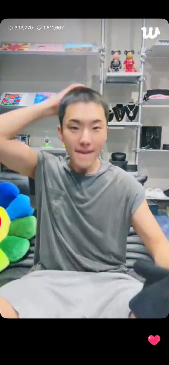 svtranslation's tweet photo. 🐯 as you all know, i’m enlisting tomorrow. i’ll go do well. and jihoonie went in today- he’s so healthy so he’ll do well. we’re going to do well so don’t worry too much. it feels more real now that i’ve shaved my head and i’ve accepted it. https://t.co/oKnV982ZIg