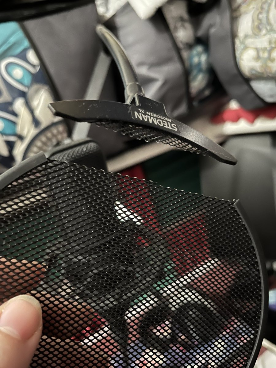 When you VO’d too hard your Stedman pop filter breaks.

My SHAYLAAAA 😭

#voiceactor #voiceover #voiceacting