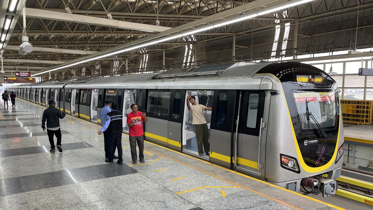 DarshanDevaiahB's tweet image. UAE-based DUCAB Group is exploring opportunities in #Karnataka  projects, eyeing supply of advanced cables for #BengaluruMetro, suburban rail &amp;amp; #BengaluruAirport T2. Minister @MBPatil said DUCAB has begun talks with @OfficialBMRCL  &amp;amp; contractors for fire-survival &amp;amp; EHV cables.