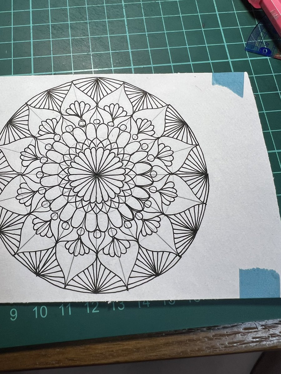 白2500円
黒3000円
ポストカードサイズ
 #手書き
 #曼荼羅
 #切り絵