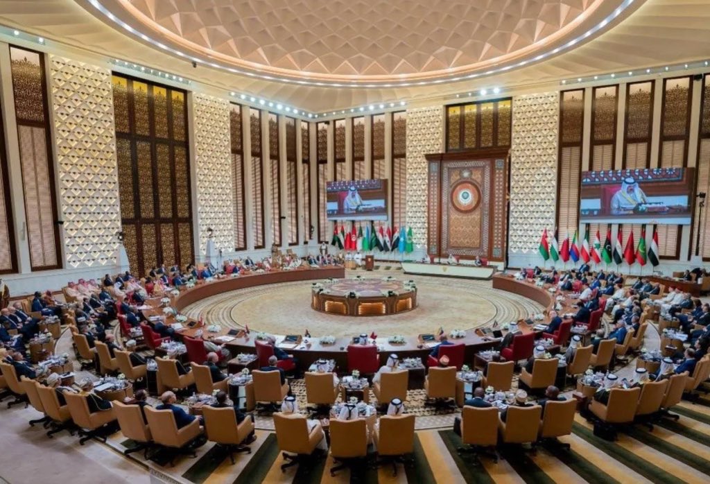 قمـة طارئـة في الدوحـة ❗️

يجـب أن نذهب هنـاك سريعاً لنتكلــم
يجب ان نخرج ببيانات الشجب و الإدانة  

على شرط أن تكـون شديدة اللهجـة !! 

#قمة_الدوحة 
#قمة_عربية_إسلامية_طارئة