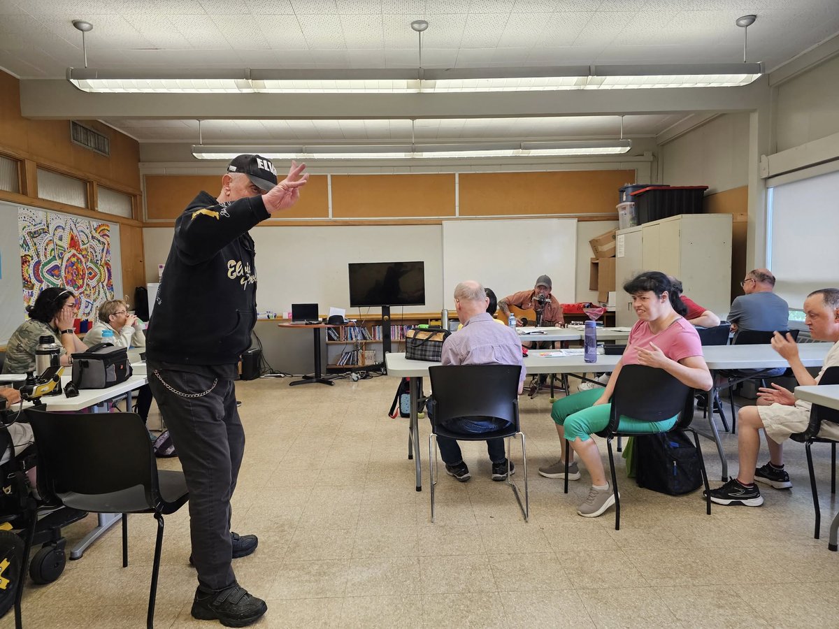 CLHamilton_'s tweet image. Winona always loves it when Rick the musician comes to perform. Everyone was singing along and truly enjoying themselves! 🎶 😄

#HelpingBuildGreatLives #DisabilityInclusion #DevelopmentalDisabilities #InclusionMatters