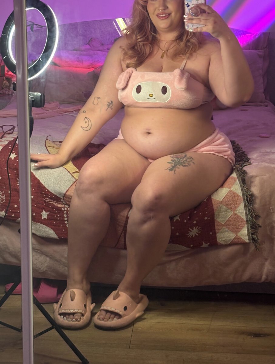 biggirlxrose's tweet image. am i girlfriend material, despite my weight and age? (30 &amp;amp; 300lbs)