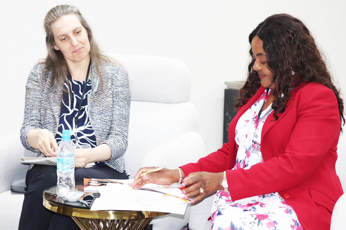 SASSCAL_ORG's tweet image. #SASSCAL has officially handed over 15 refurbished Automatic Weather Stations (AWS) to Botswana’s Department of Meteorological Services under @MENTBotswana!
Originally installed during #SASSCAL Phase I (2012–2018), these AWS units revived under SASSCAL’s  WeatherNet maintenance