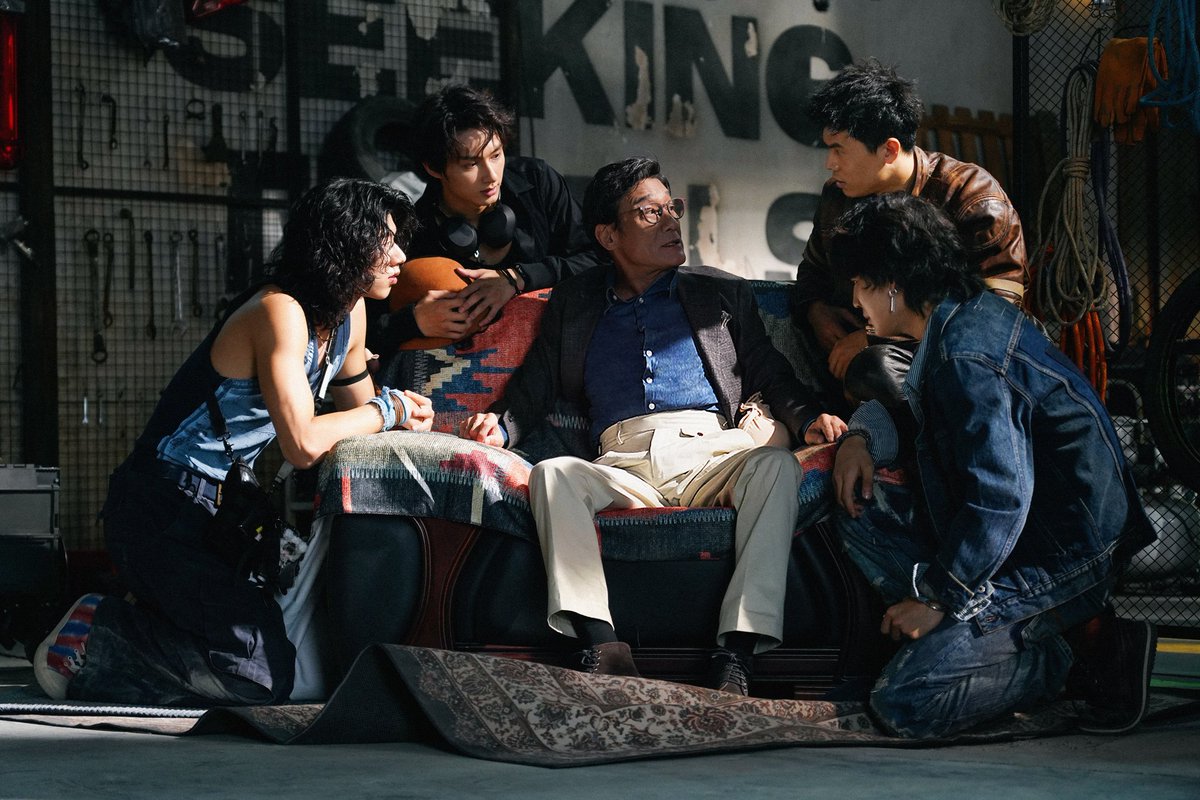 Ting_ThinkThing's tweet photo. “หนังครบรสโดนใจ ทั้งบู๊เดือด ดราม่า ผสมคอมเมดี้ ใครชอบหนังแอ็กชั่นโอลด์สคูลตามสไตล์เฉินหลงก็ไม่ผิดหวัง แล้วยังได้หวีดแก๊งตัวร้ายที่โคตรล้ำโคตรเท่โคตรแบด... ที่สำคัญลุคนี้ของ จุน SEVENTEEN คือถูกต้อง!” — TingThinkThing
#TheShadowsEdgeMovie #majortime #MStudio #junhuiwen https://t.co/MiUfbY4s0n