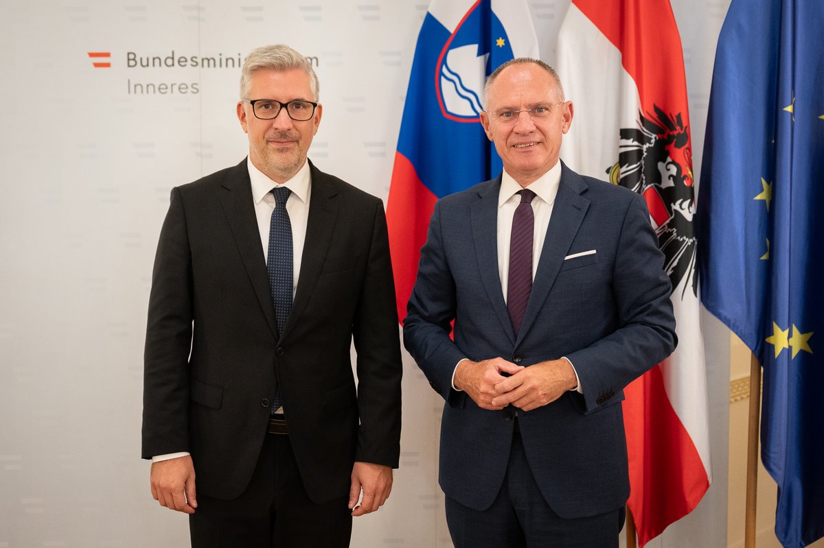 Slovenia in Austria tweet media