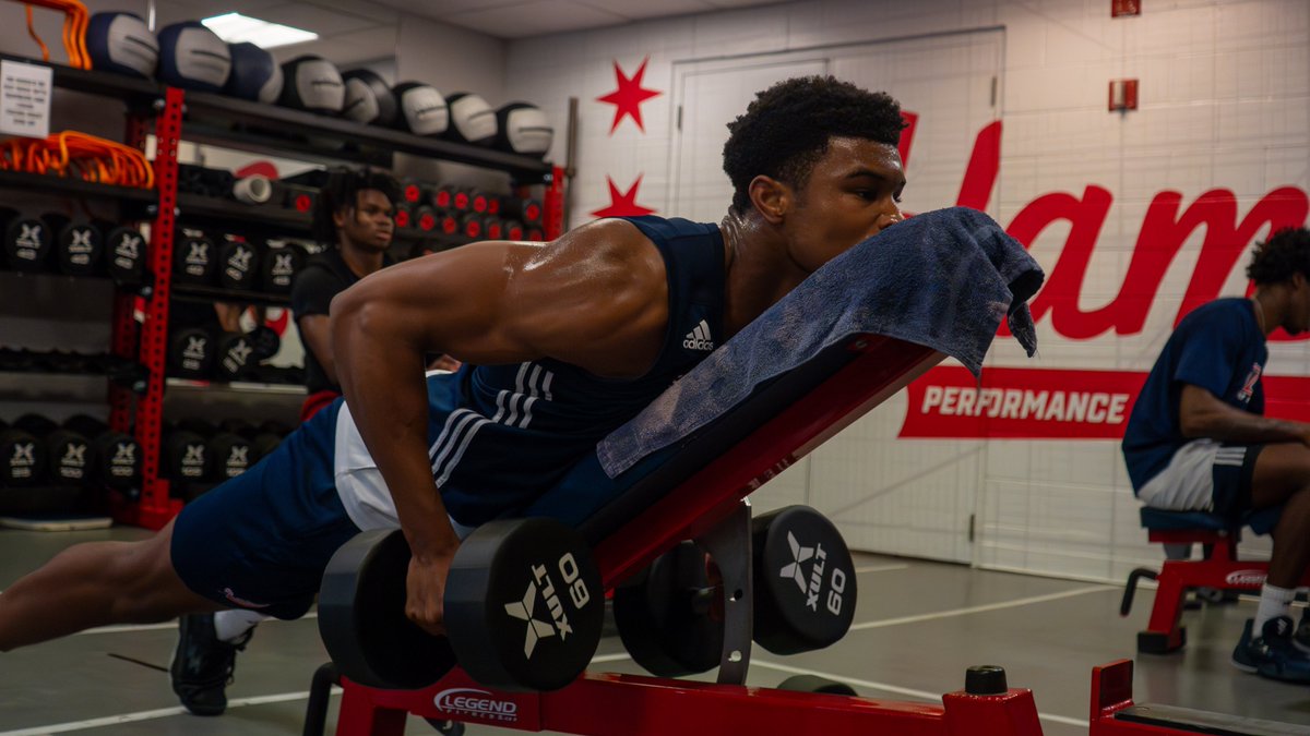 It's early, but we got better today 💪

#ChicagosCollegeTeam