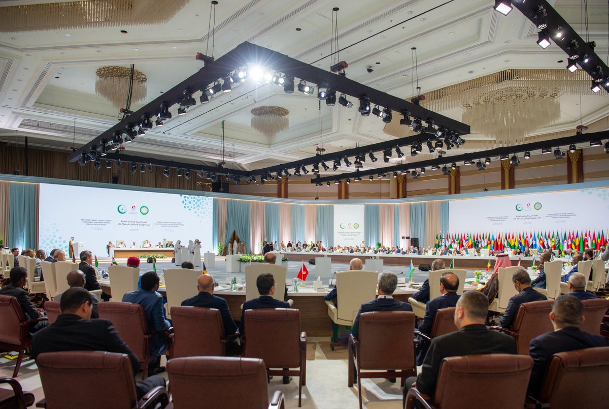#ولي_العهد يرأس وفد المملكة في القمة العربية الإسلامية الطارئة المنعقدة في الدوحة

alriyadh.com/2150945
#جريدة_الرياض 
#محمد_بن_سلمان_في_قمة_الدوحة