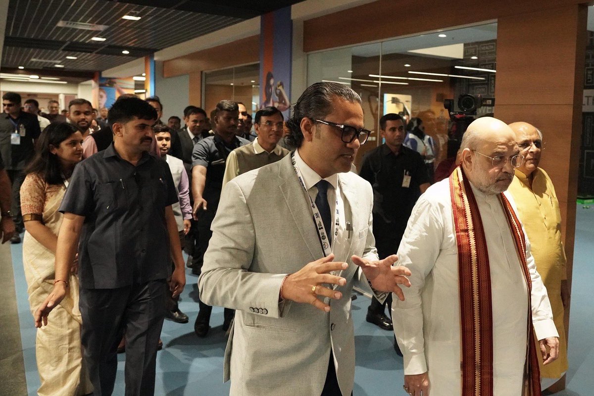 SAI_Gandhinagar's tweet image. Sports Authority of India's National Centre of Excellence (NCoE) is now open at Block B of the Veer Savarkar Sports Complex in Ahmedabad. This new hub will train promising athletes and help them reach their full potential! 🏅
#NCoE #NaranpuraSportsComplex #AthleteDevelopment