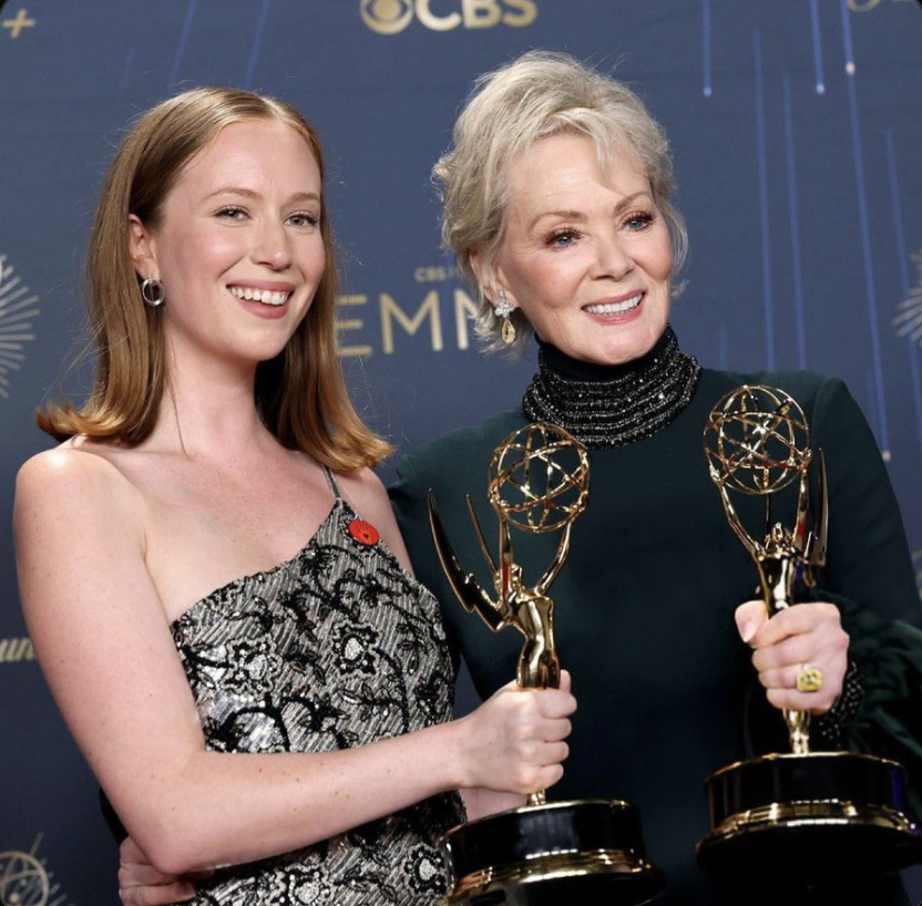 SeniorMomentMov's tweet photo. Big Congratulations to #JeanSmart for winning your 7th EMMY Award last night!!! Very well deserved Jean!!!  @hbomax #Hacks 🎉🎉🎉🎉🎉🎉 https://t.co/LDtXWonycB