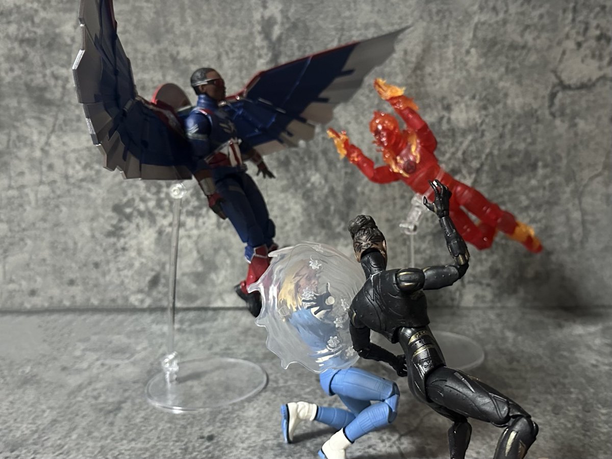 【マーベルレジェンド ファンタスティック・フォー】

ミスター・ファンタスティック、インビジブル・ウーマン、ヒューマン・トーチ、ザ・シングをまとめて紹介。ついにMCU版のF4が登場。この4人がフィギュアで揃えられるの嬉しすぎる！