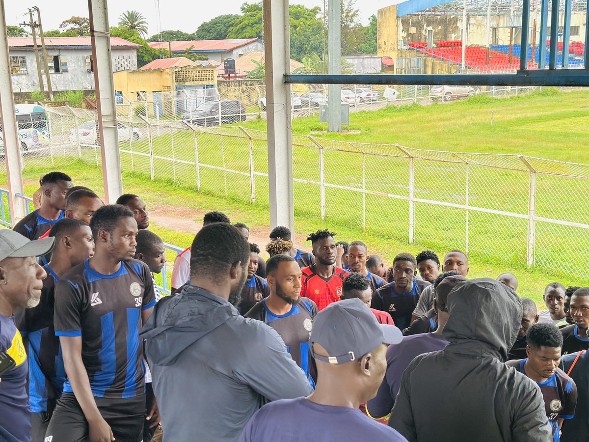 🌧️💪 A rainy Monday morning won’t stop the grind. 

Kada Warriors putting in the work with stretches and exercises, building strength and unity for the battles ahead. ⚔️⚽

 #KadaWarriors #ubasaniboys #NNL