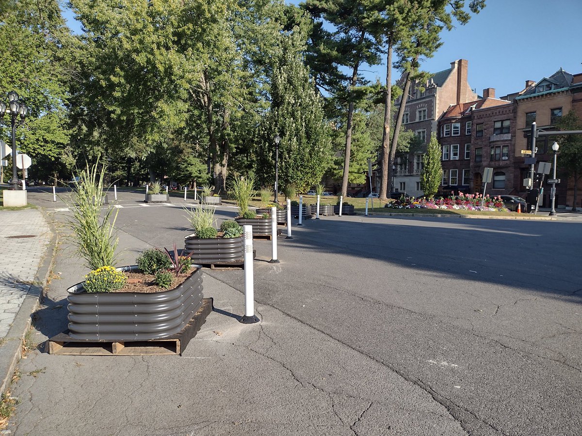 WalkableAlbany's tweet photo. Wow! Thank you to everyone who volunteered at the Capital Roots project to implement traffic calming in Washington Park. Great to see results come from the traffic study we advocated for. https://t.co/ryVHiBDfCP
