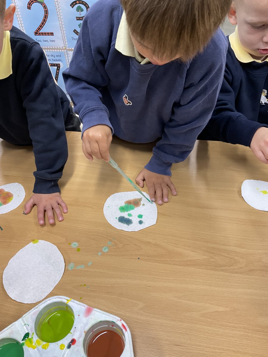 LancotSchool's tweet photo. Happy International Dot Day from Daisy class! π΄β¨ We celebrated by reading "The Dot" and getting creative. The children used their fine motor skills to decorate their own dots, thinking up their own unique ideas, just like Little Miss Brainy. #InternationalDotDay #DaisyClass https://t.co/ztpTqnir4D
