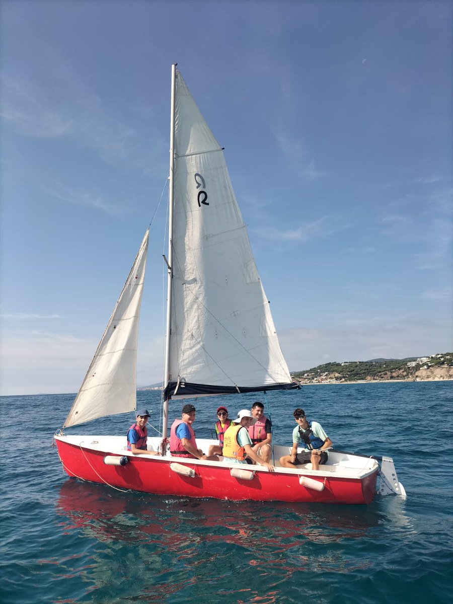 Primera sessio del programa Vela Inclusiva en Família, edicio de Tardor.
Hem tingut una primera jornada espectacular.
#VelaInclusiva #LaVidaésVela