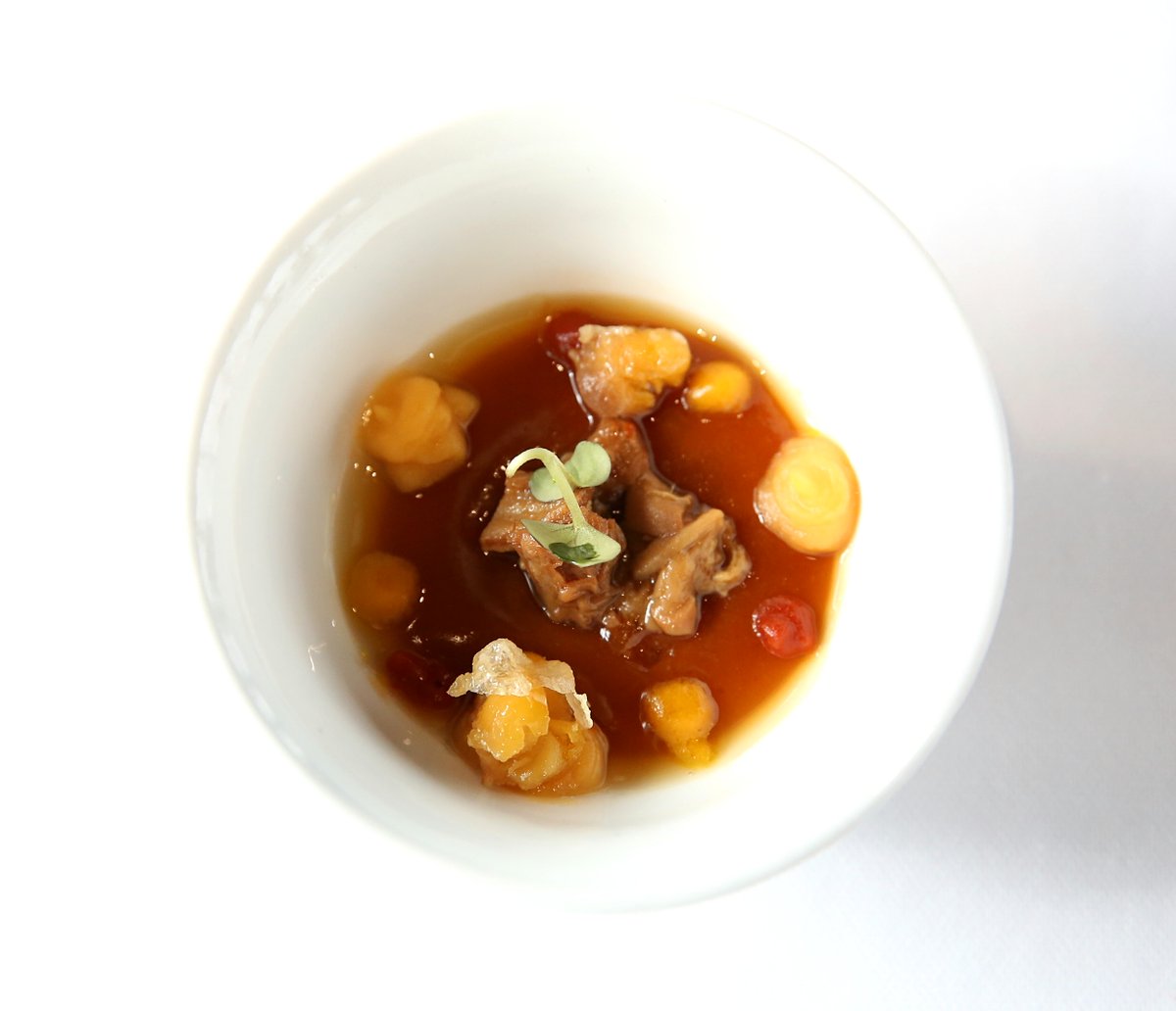 Callos con garbanzos (2017, The Cooking Revolution)