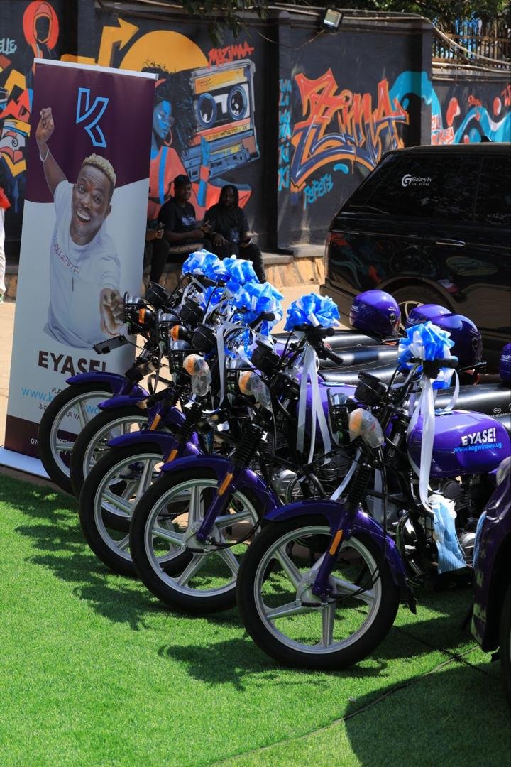 Akatambula ka <a href="/dennis_mayega/">Dennis Mayega</a> (Tue-Thur);

Barcelona
Benfica
Fenerbahce
Crystal Palace
Olympiakos
Al Masry

Kindly place on the above games in <a href="/Kagwirawo/">Kagwirawo</a> after clicking on the link below;

bit.ly/dennismayega

#KagwirawoUpdates 
#MayegaBettingTips 

Start the new season with