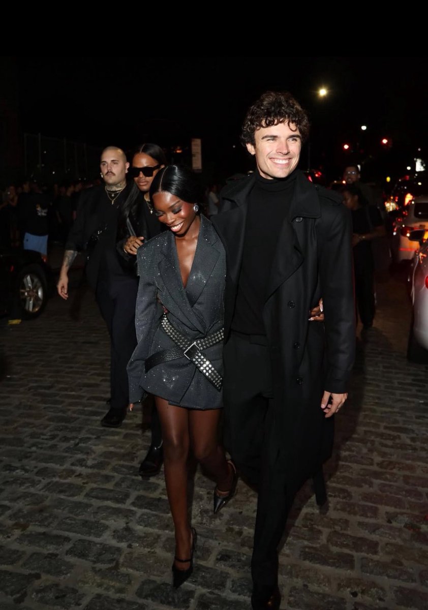 saiIorveIvet's tweet image. #CORE4