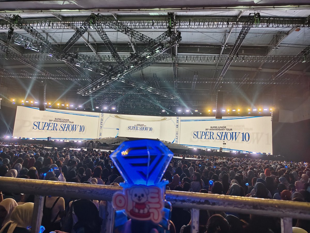 Rien01071 tweet media