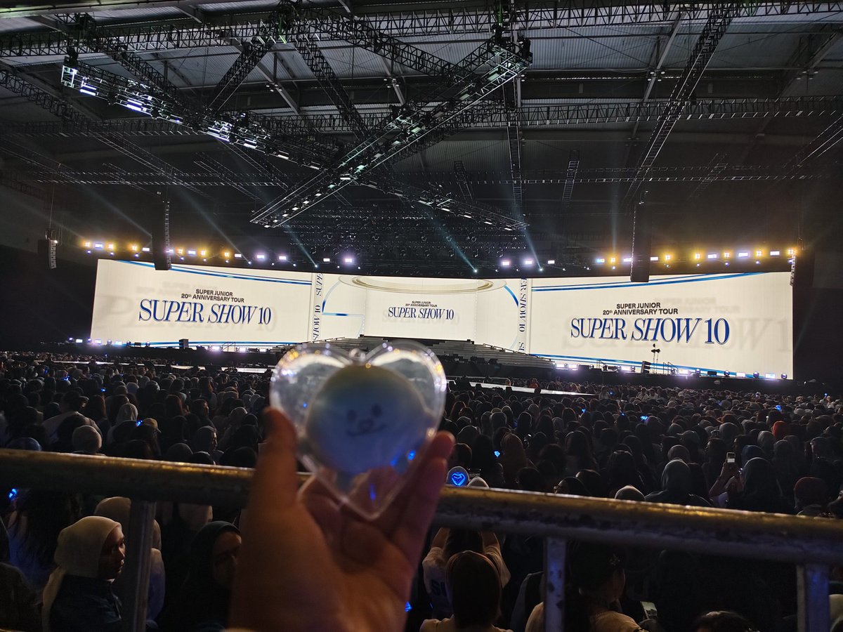 Rien01071 tweet media