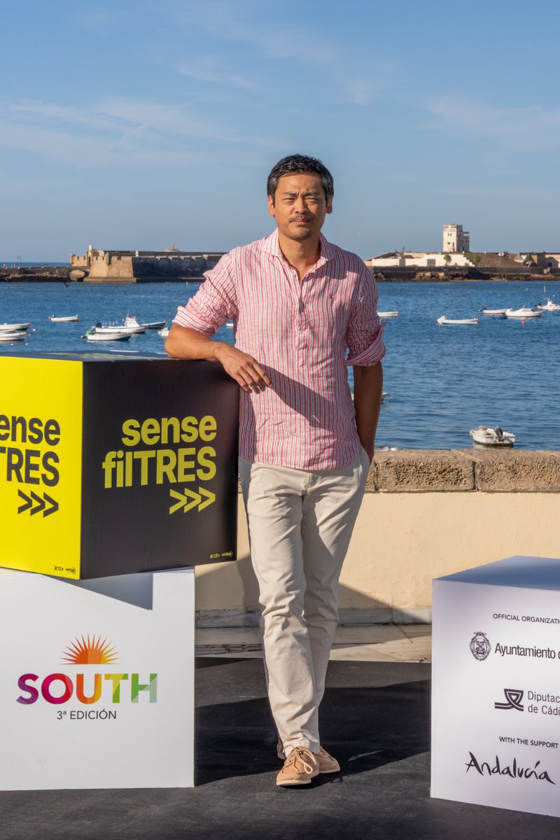 El director <a href="/Jiajieyy/">Jiajie Yu Yan</a> ha presentado este fin de semana en el <a href="/southseriesfest/">South International Series Festival</a> la serie #SenseFiltres junto al resto del equipo✨

Por aquí dejamos algunas fotos de su paso por el Festival, en la Alfombra Roja, la presentación de la serie y el photocall📸

#SenseFiltres
#JiajieYu