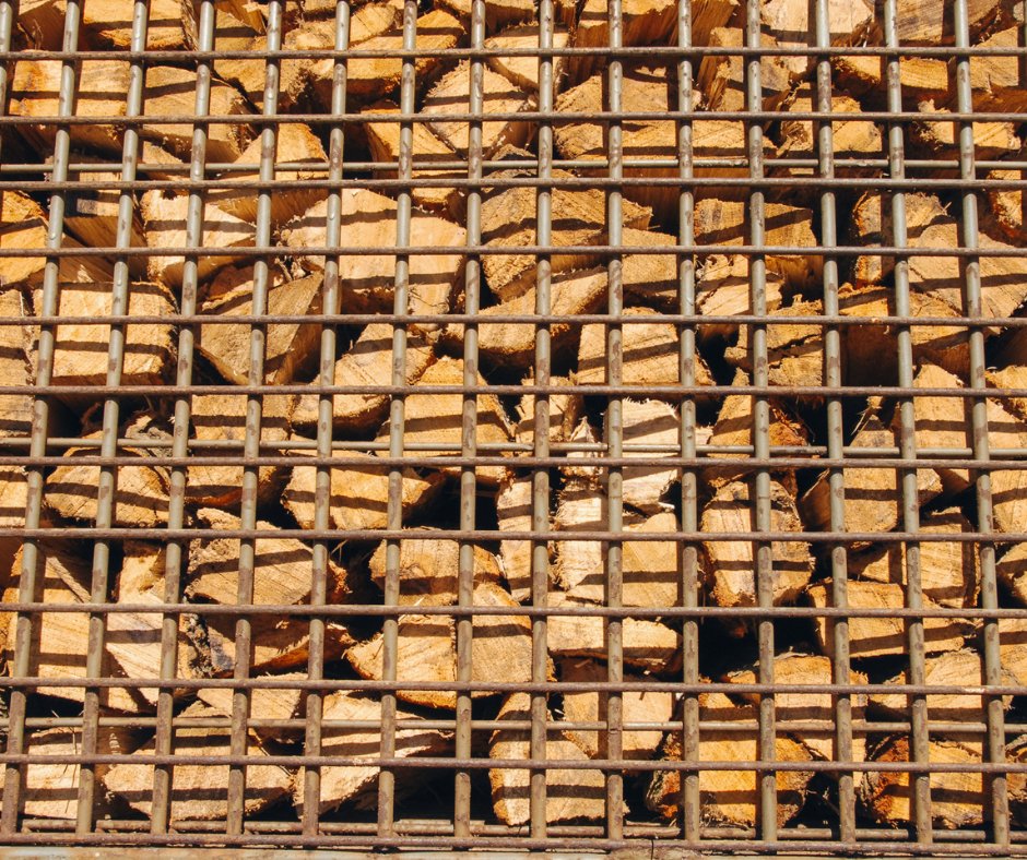 🏕️ Kiln-dried or heat-treated firewood– what's the difference?

While kiln-dried #firewood has no certification, ✨ heat-treated firewood ✨ is certified to reach temperature that kills 🐜 pests and 🦠 pathogens when 🔥 seasoned in a kiln. Learn more: bit.ly/46wzCpP