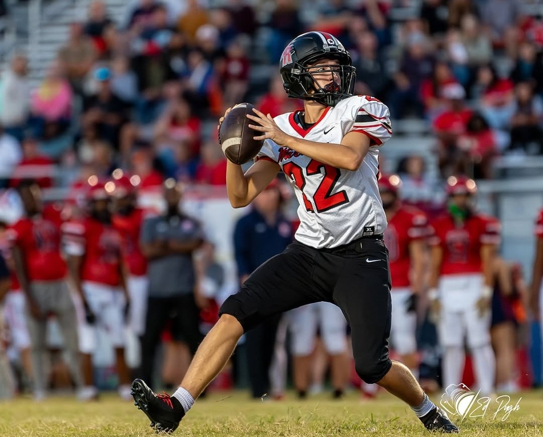 WMonumentKicker's tweet photo. My week 2 highlights from a great 61-0 team win over Grassfield:
4/4 PATs kicked, made some great coffin corner kickoffs, and almost threw a 2-point conversion.
#QB22 πLook out @tyrellgrantjr π€£π€£
@AlonzoRicks @NRHSFB @CoachElliott77 @CoachP_NR @CoachVorkThatIs @CoachBarbeeSr @CoachBarbeeJr @JK_Brown39 @elite360recruit #WAR #Warriors