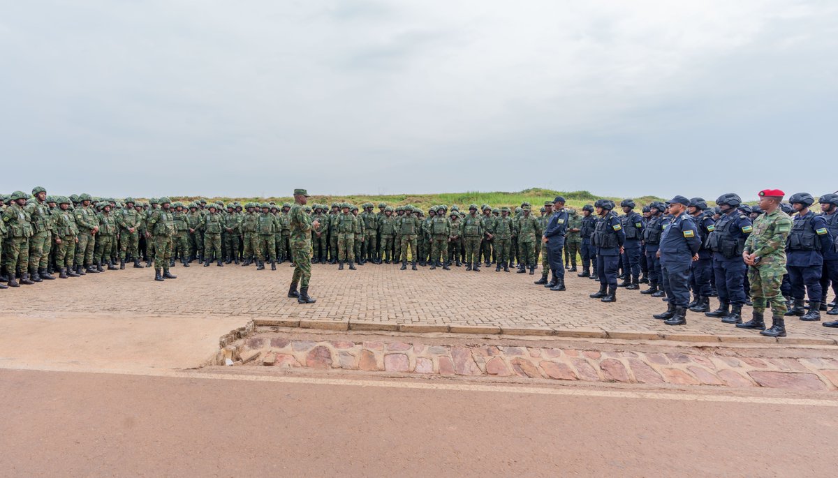 Today at Kigali International Airport, Maj Gen Vincent Nyakarundi, the Rwanda Defence Force Army Chief of Staff, along with the  Commissioner of Police Vincent B Sano, the Deputy Inspector General of Police in charge of Operations, bid farewell to the Rwanda Security Forces