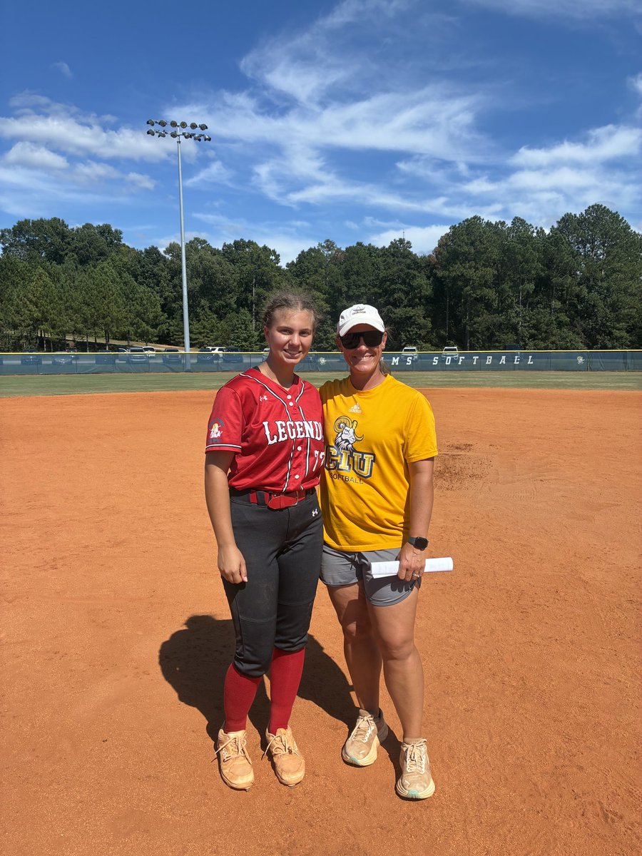 UaLamp99's tweet photo. Big shout out to our girls that attended camp this past weekend! Keep putting in the work💪🏼🥎#getrecruited #softball https://t.co/25vSN2t5Pe
