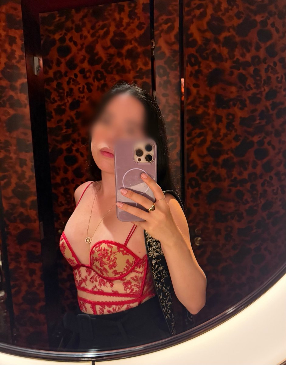 Started the night checking out a new club - ended up dancing on the table with a bunch of Kuwaiti businessmen  and their blond girlfriends 🙈🍾👠