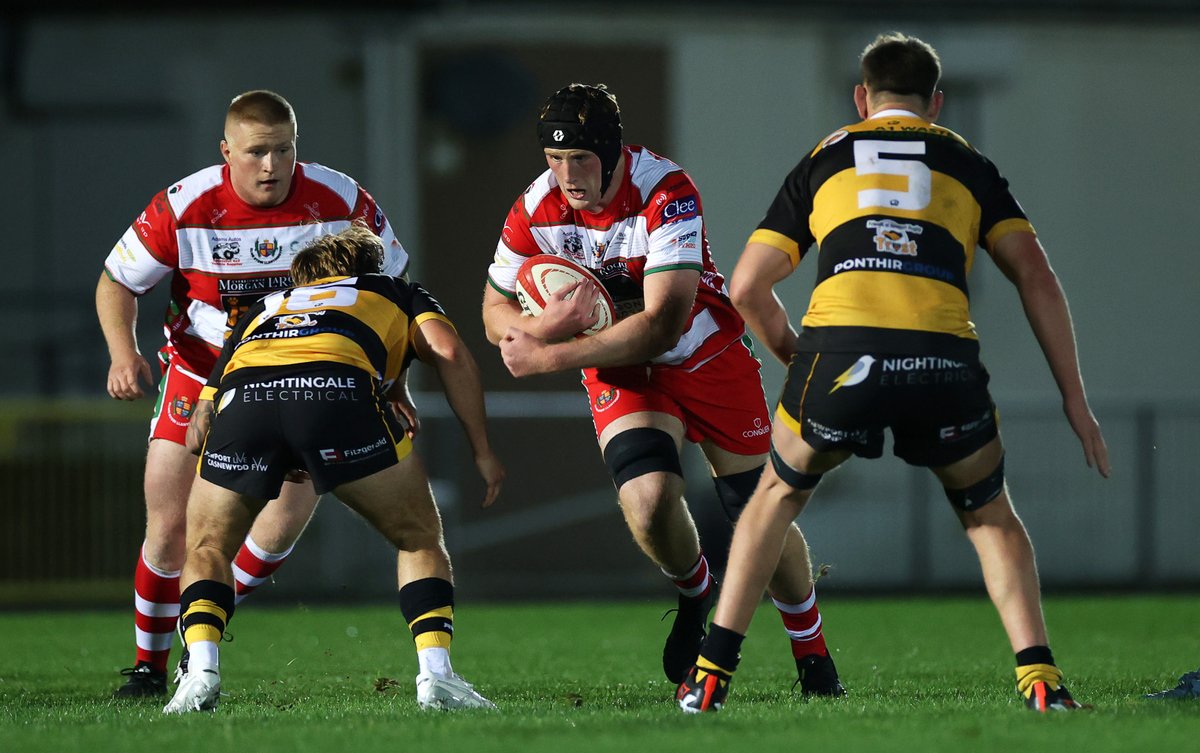 ScarletsAcademy's tweet photo. 🚨 WEEKEND ACADEMY WATCH 🚨 

👊 Morsey stars for Drovers
🎩 Hat-trick for Keanu
🔴 Osian on Parade

Golwg ar berfformiadau bois yr academi dros y penwythnos

Round-up 👉 https://t.co/sJ8hbMIQe2 https://t.co/yFYN0Hbtm5