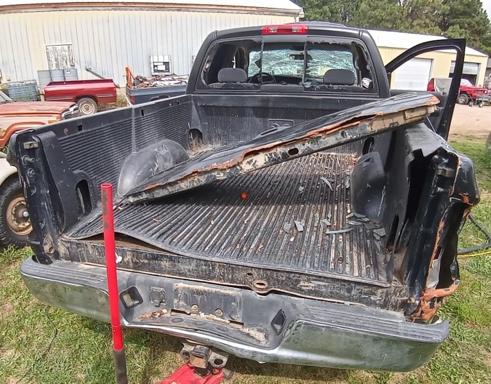 FlatwaterCustom's tweet photo. Well, since the automotive forums are nearly dead, let's do a build thread here on X

I need a replacement shop truck and long-distance tow pig

My neighbor scraps a lot of vehicles and this sad looking half ton ram showed up on his lot one day https://t.co/S92rK51iD5