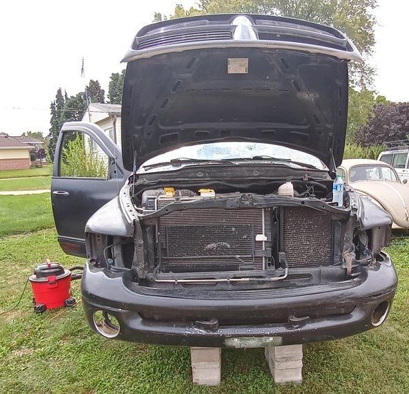 FlatwaterCustom's tweet photo. Well, since the automotive forums are nearly dead, let's do a build thread here on X

I need a replacement shop truck and long-distance tow pig

My neighbor scraps a lot of vehicles and this sad looking half ton ram showed up on his lot one day https://t.co/S92rK51iD5