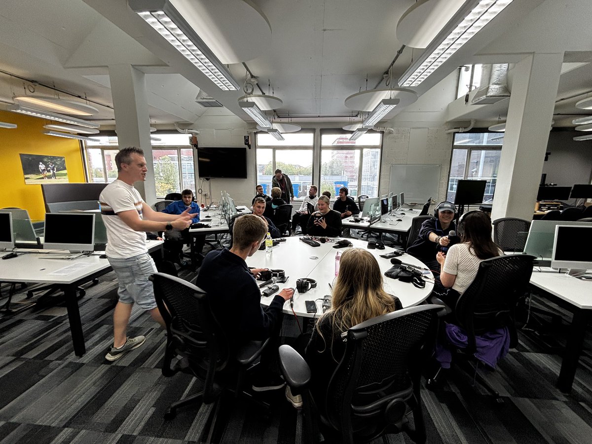 SolentSportsJ's tweet image. It’s Freshers Week at @SolentUni which means the @rodemics Zoom initiation workshop!! 🎤 Any graduates remember their first day with us? #freshers #freshers2025