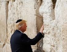 CaraMia200's tweet photo. Precondition for running #USA?
Demonstrating complicity with #Israel’s #ReligiousRacket.
Failing to make contact w/ the wailing wall, magically disappears the mass political funding from jewish oligarchs.
All #USA politicians know how this scam operates.
#PalestinianLivesMatter https://t.co/wIP2LuZxMG