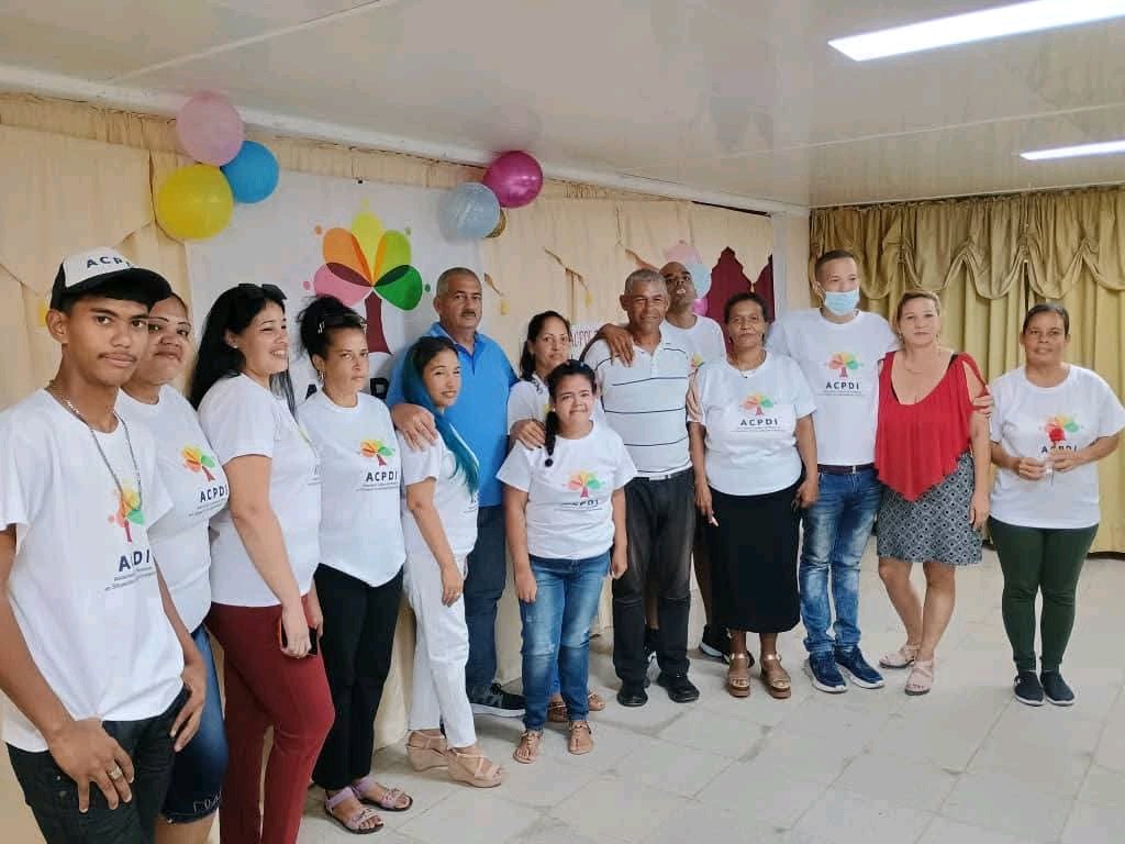 Daymarelis1986's tweet image. Conformada ya, la #ACPDI  en #Bayamo, una sublime profesión de amor. #GranmaConmigoCuenta.