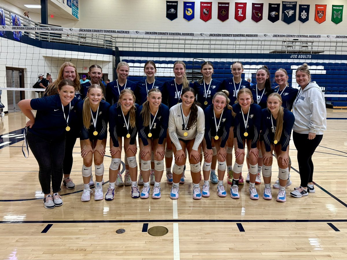 PilotSports's tweet photo. The JCC volleyball team is up one spot to No. 6 in the latest poll by the Minnesota Volleyball Coaches Association. https://t.co/nLbwccB2Oj