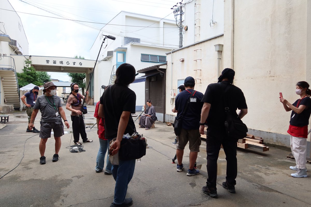 秘蔵画像シリーズ①
・ゾンビと遭遇する新左衛門
・美術倉庫で野宿する山形
・彦九郎弁当