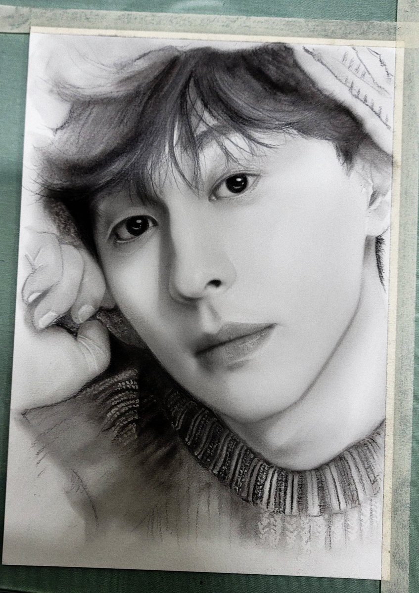 오랫만에...
60%정도 그린거..
이제 재미없는 부분남았다😂😂
옷....모자....등등등🤣
#邓伦 #등륜 #덩룬 #Allendeng #DengLun #那份 #鄧倫 #Denglun #ダンルン