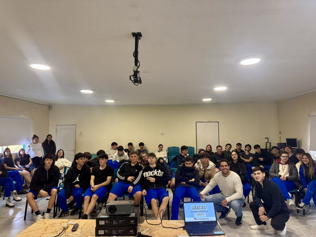 Estuvimos presentes en el Colegio de los Buenos Ayres, en #LaLonja, charlando con los alumnos de quinto y sexto año sobre cómo se vota con la Boleta Única de Papel 📄 🗳️