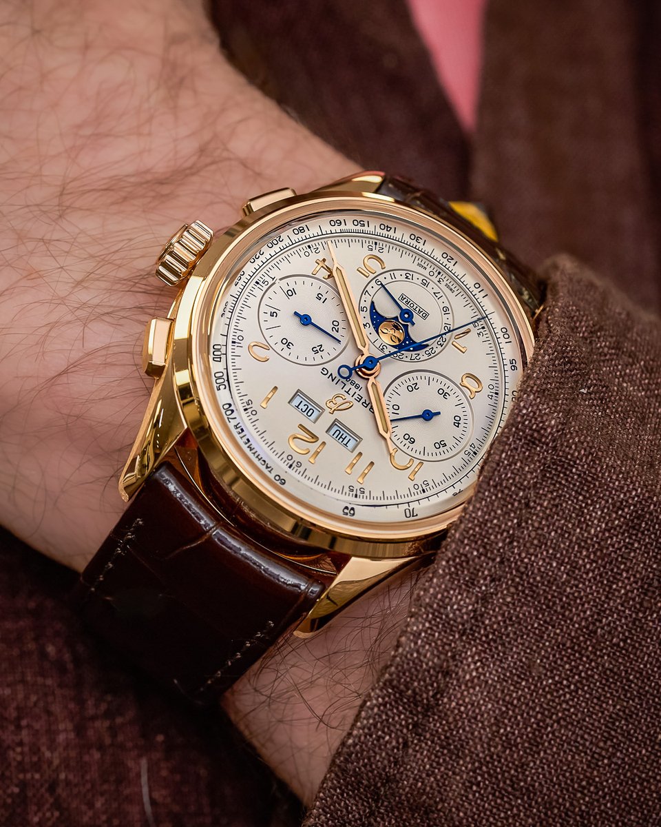baldassarreted's tweet photo. We’re kicking off the week with a look at a piece from Breitling’s premier line with this red gold B25 Datora 42. While we typically associate the brand with watches more on the sporty and utilitarian side, the B25 Datora refreshingly pays tribute to the line’s Art Deco roots. A part of Breitling’s haute horology-focused Premier collection, this take on the Datora is 42mm in 18k red gold, features chronograph and complete calendar functionality, and is powered by the COSC-certified B25 caliber. What's your current favorite Breitling watch?

#Breitling #Watches #WatchCommunity #WatchEnthusiast