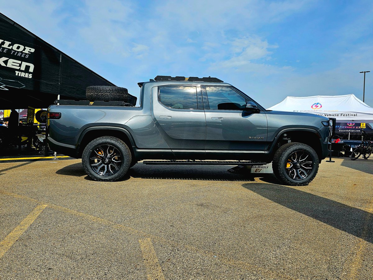 RealWheels EV tweet media