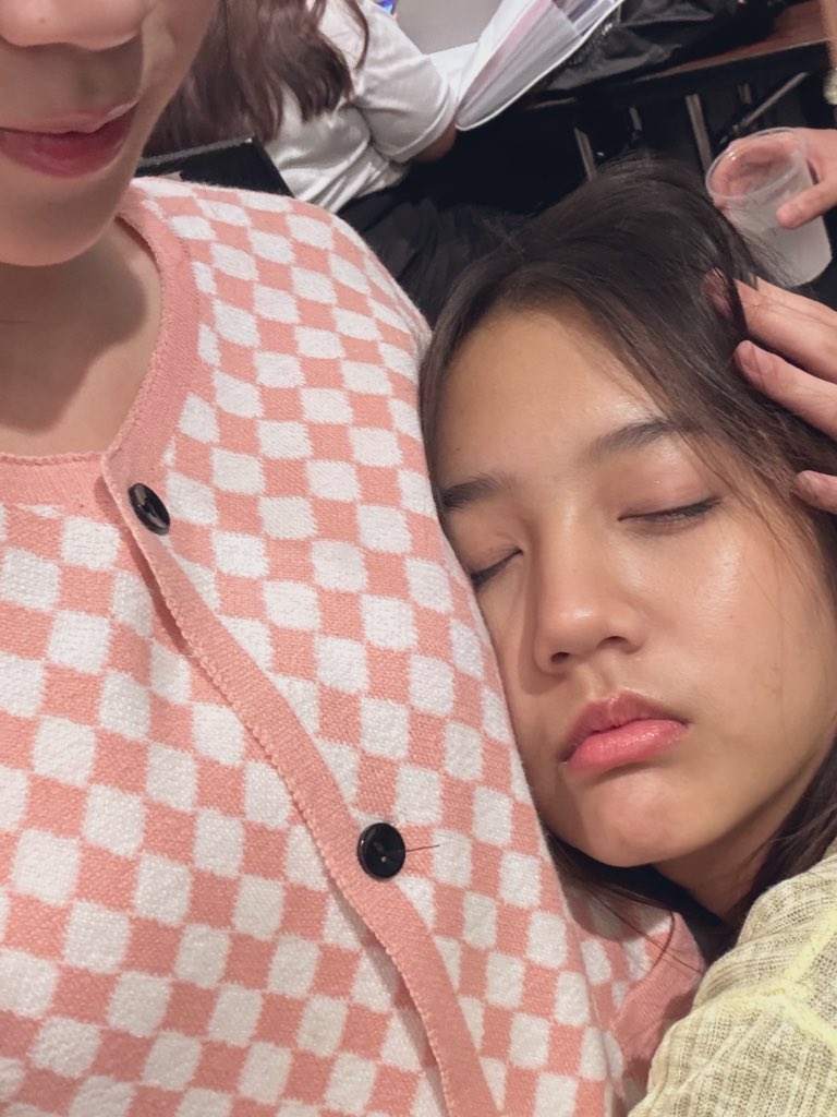 #MuTeLuvHiByMyLuckFinalEP 

ถึงแม้จะเป็น4ตอนสั้นๆ แต่ให้ดีเทลกับตัวละครแมงปอมากเลยแหละ ตั้งแต่ตอนได้บทก็รู้สึกว่าอยากทำมากๆ เป็นมิติไหม่ๆที่ไม่เคยเล่นเลย โจทย์คือ เล่นให้ตัวละครตัวนีเป็น "คน"ไม่ใช่ตัวร้ายแต่ว่าเป็นคนที่โชว์ด้านสีเทาออกมามากหน่อยในระยะเวลาที่อยู่ในค่าย