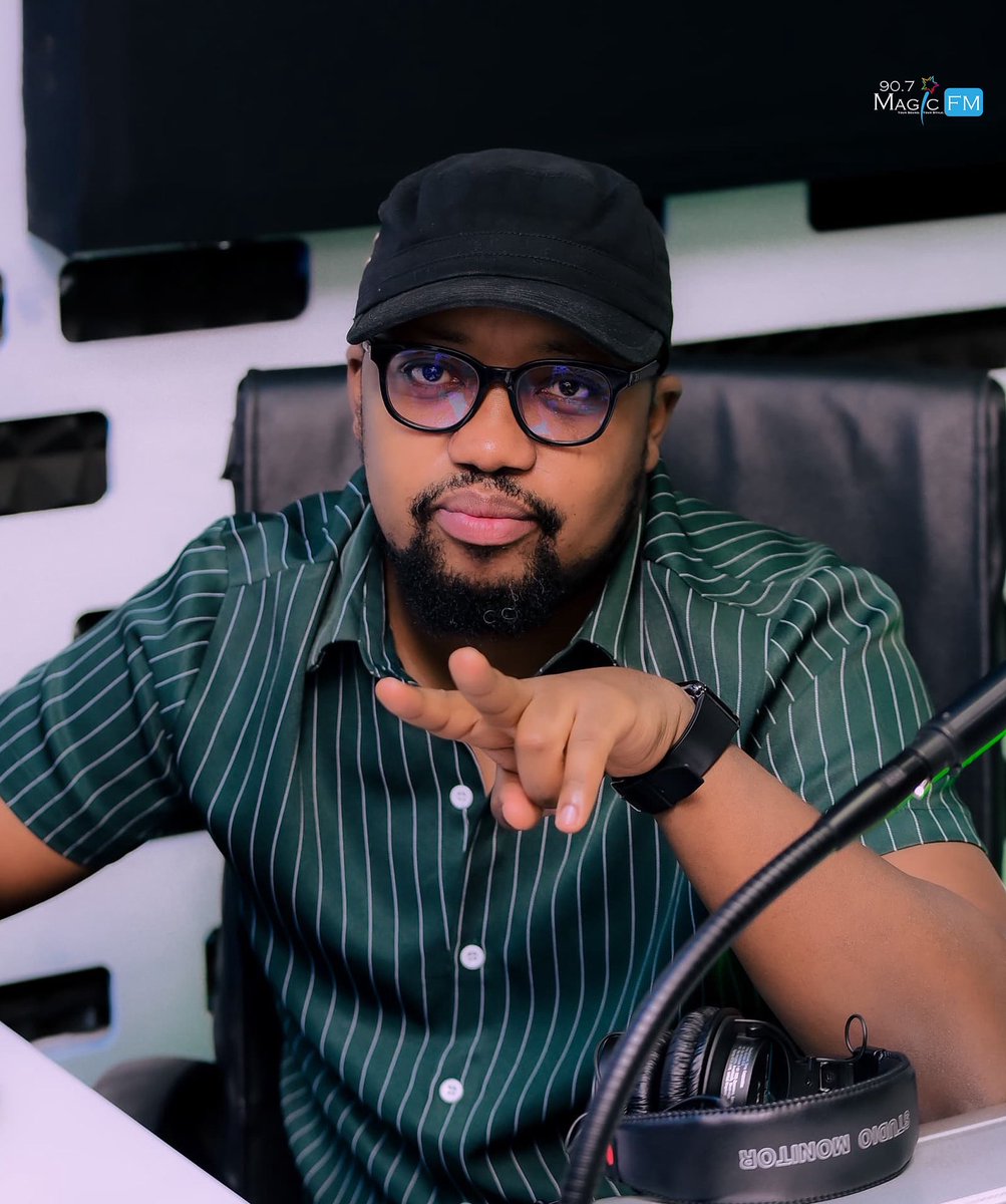 MagicFmRadio's tweet image. Ariko ngo Landlord akimenya ko urya kabiri ku munsi ariguhita yongeza ubukode??🙃🏃‍♀️

Turi muri #MagicDrive 🥳 #InesAndRobertMackenna ✨