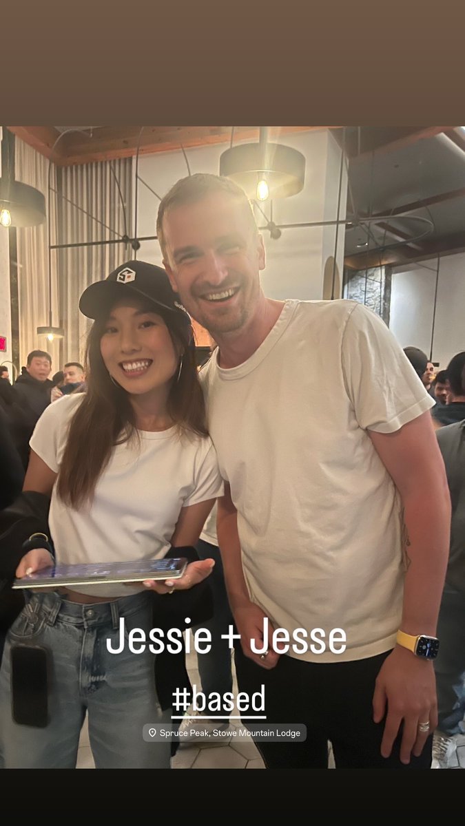 0xjessielo's tweet image. SG-&amp;gt;HK-&amp;gt;Chicago-&amp;gt;Stowe #based

30h flights later connecting with 500 awesome builders n creators  in crisp autumn air at @basecamp feels like a dream  @base @jessepollak