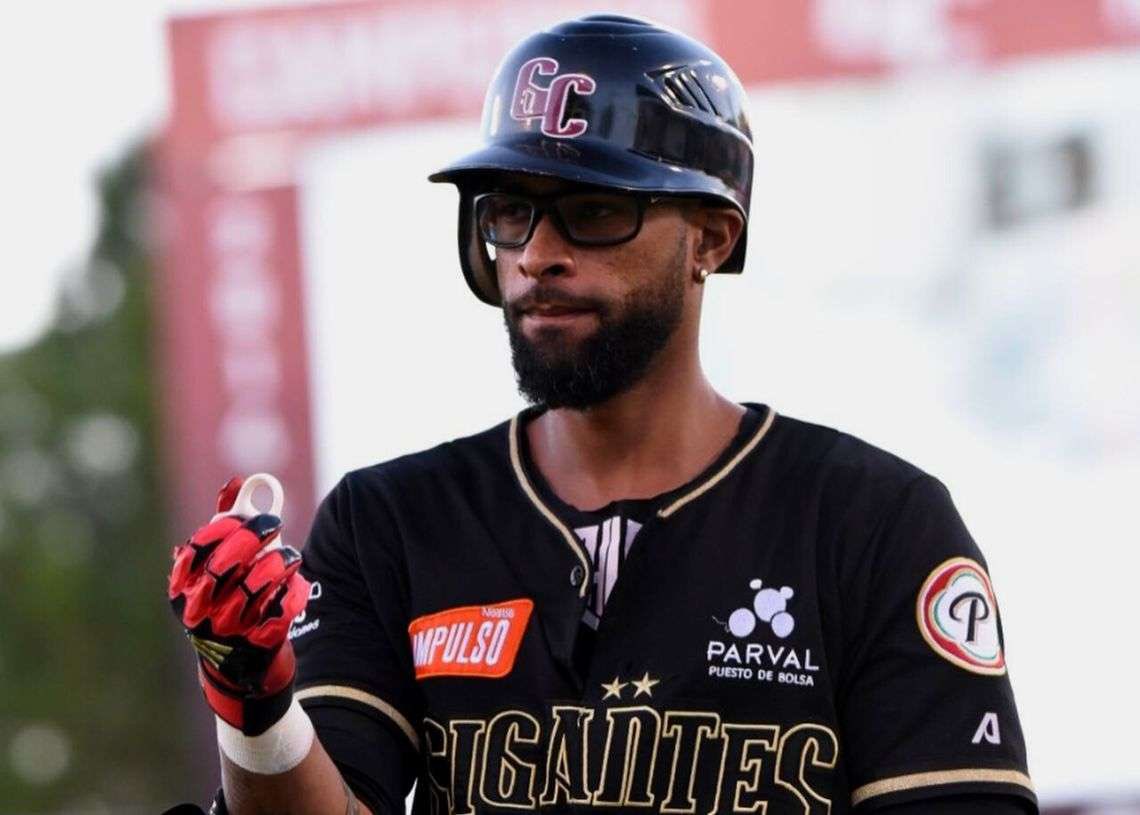 Marovasquezrd's tweet photo. El gerente general de #AguilasCibaeñas Gian Guzmán informa que Henry Urrutia ha sido invitado a los campos de entrenamientos por el conjunto aguilucho. #lidom #earlycamp https://t.co/Ku4K3R36VR