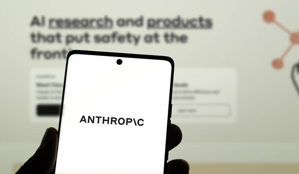 (#IA) #Anthropic dévoile deux nouveautés pour Claude : mémoire intelligente et un mode incognito 

🔹Mémoire automatique
🔹Mode Incognito

🔗 buff.ly/jW5dmcL
Via @siecledigital